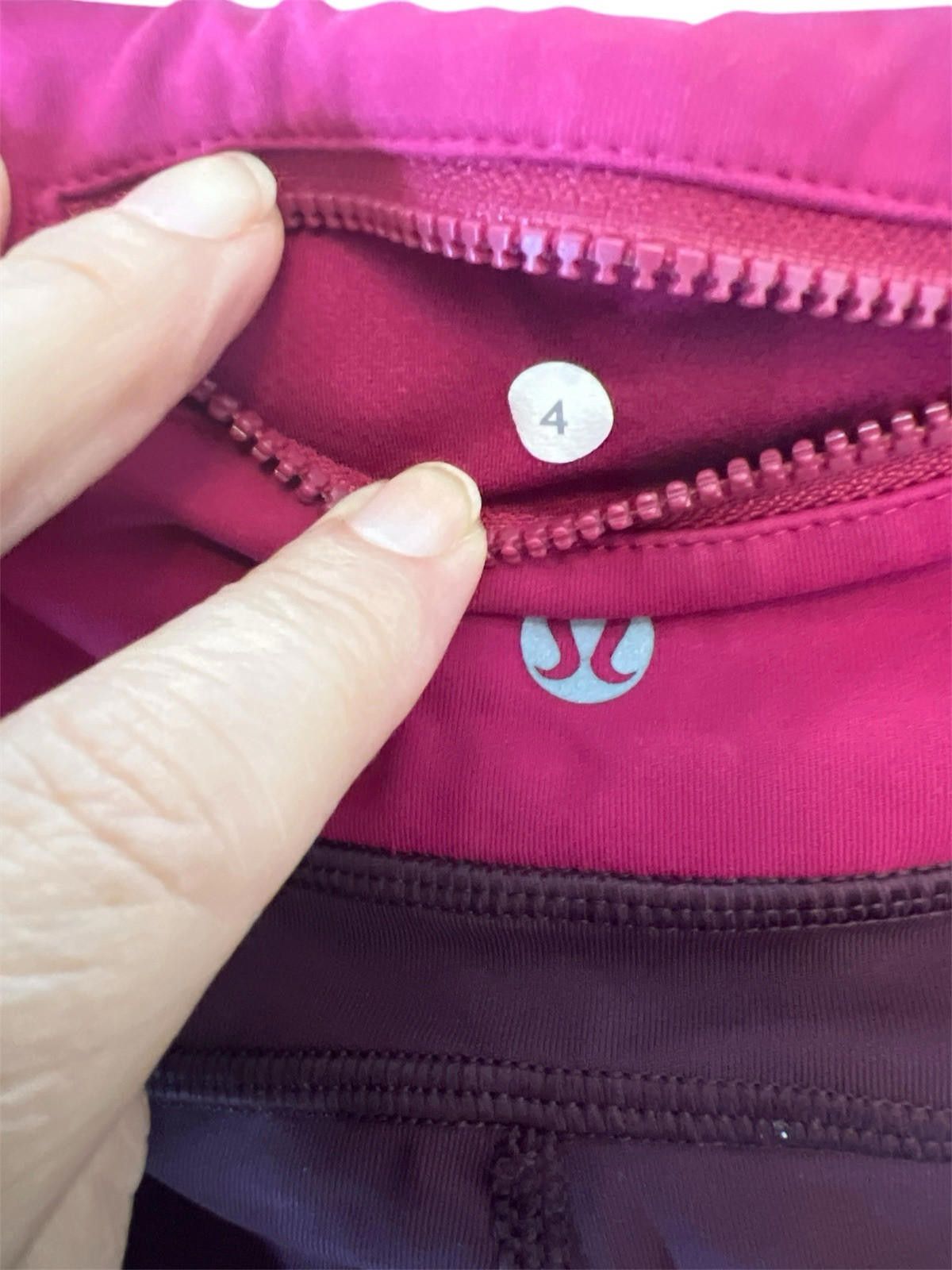 Designer Lululemon Womens Size 4 Crop Leggings Bumble Berry Size 27" / US 4 / IT 40 - 7 Thumbnail