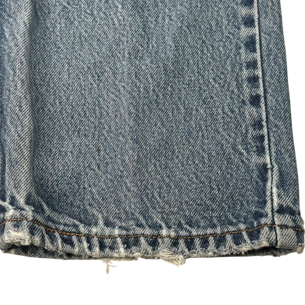 Levi's 2003 Vintage Levis 505 Jeans Men’s Size 34x32 Distressed Size US 34 / EU 50 - 11 Thumbnail