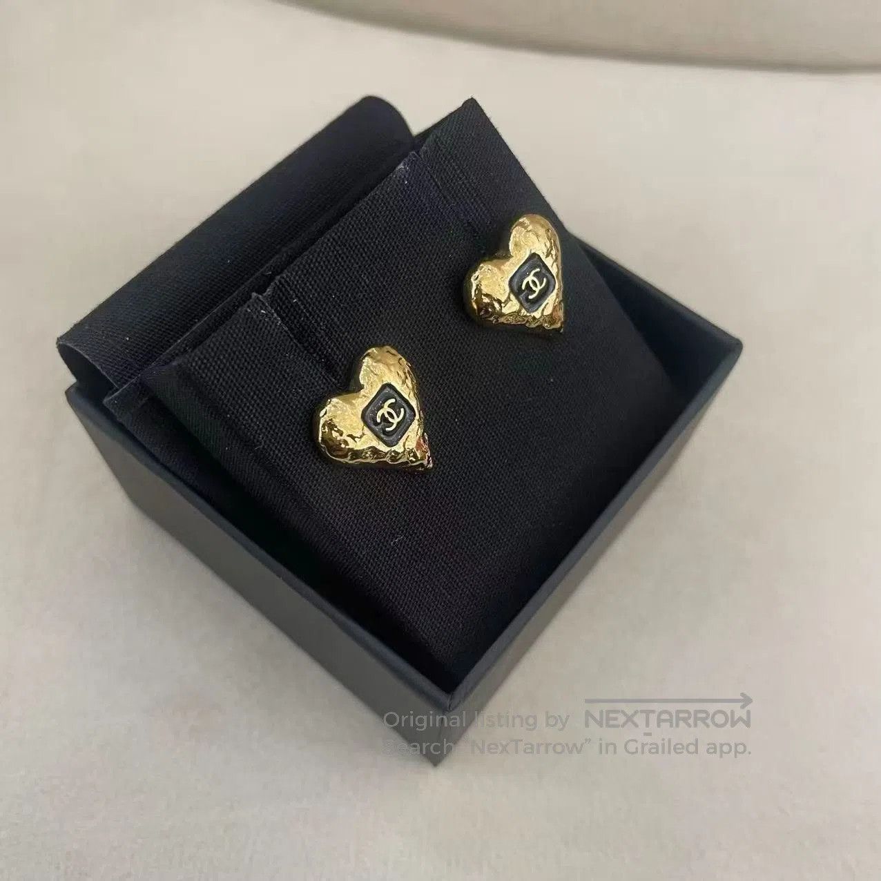 Chanel CHANEL 24V Lava Enamel Heart Earrings. Size ONE SIZE - 1 Thumbnail