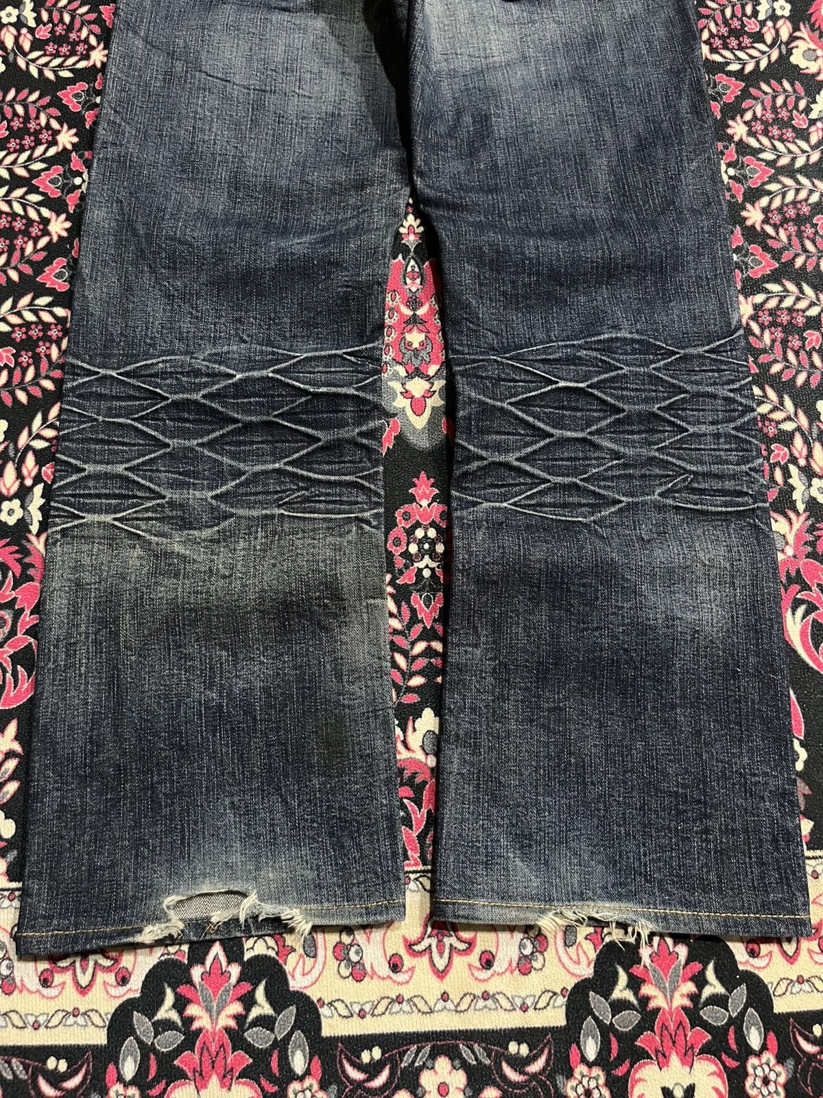 True Religion Vintage True Religion Dark Blue Distress Heavy Whisker Jeans Size US 30 / EU 46 - 10 Thumbnail
