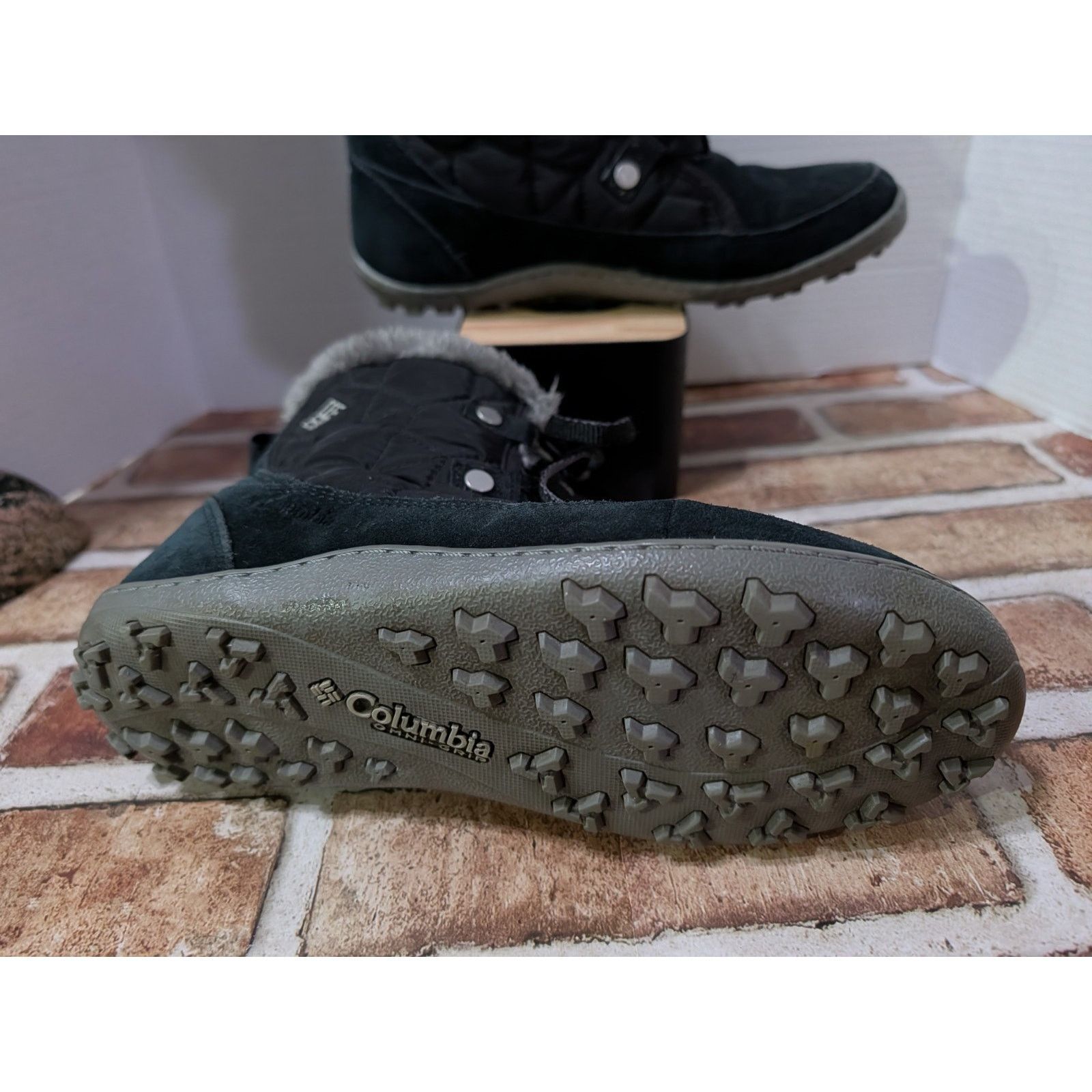Columbia Columbia Women’s Waterproof Winter Boots Omni-Grip Size 8 Size US 8 / IT 38 - 8 Thumbnail