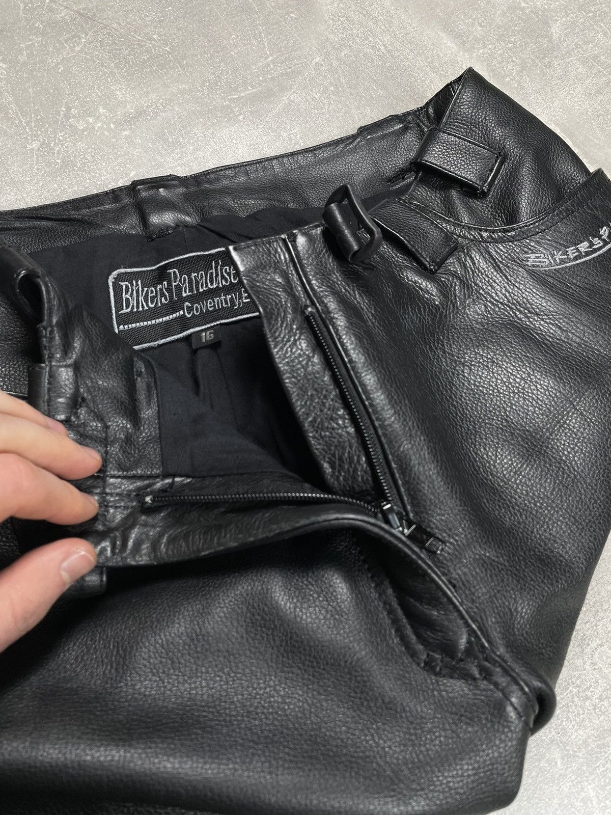 Genuine Leather × Vintage Awesome Vintage Avant Garde Y2K Leather Black Biker Pants Size US 32 / EU 48 - 13 Thumbnail