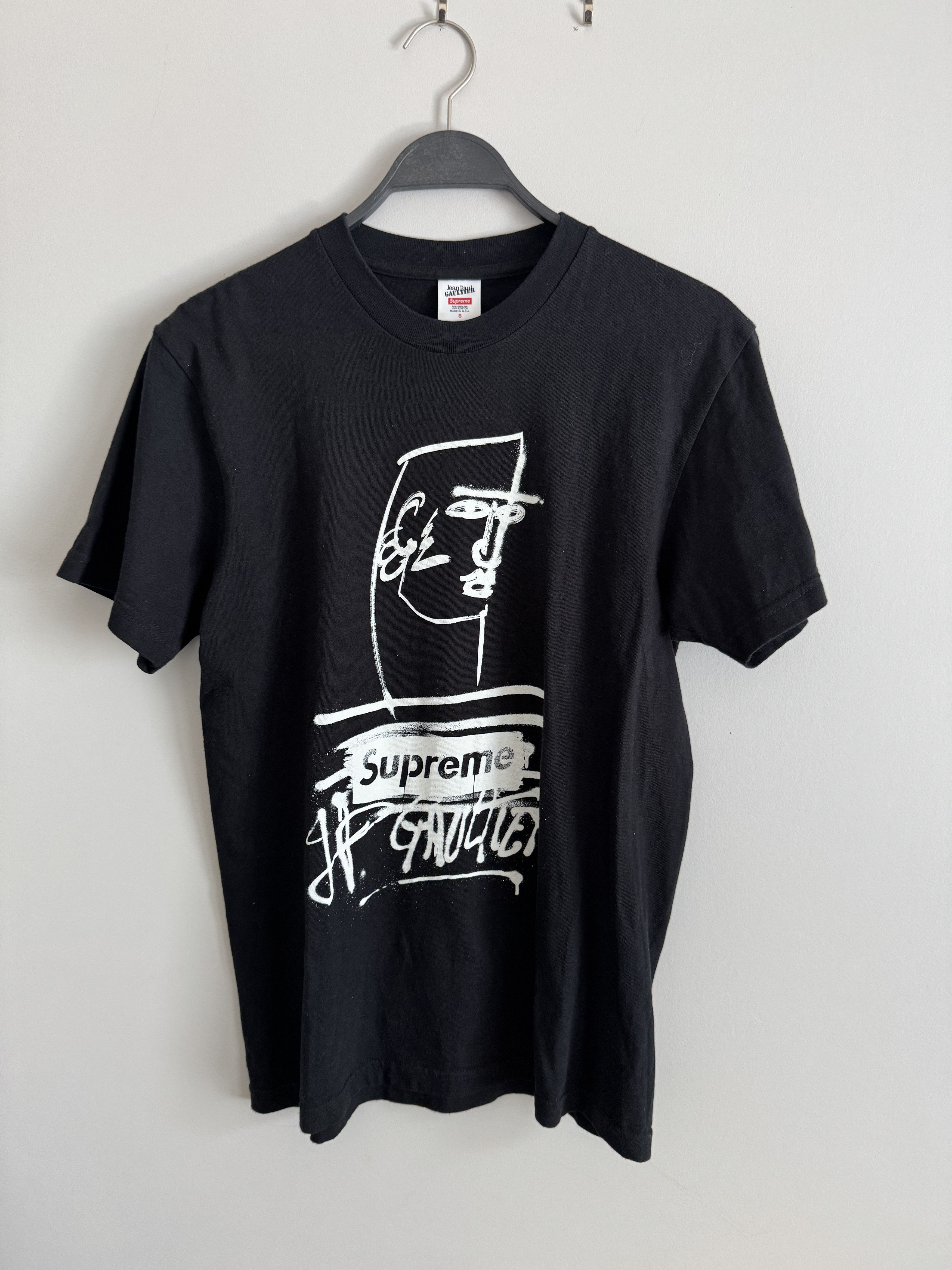 Jean Paul Gaultier × Supreme SUPREME X JOHN PAUL GAULTIER T-SHIRT BLACK SMALL Size US S / EU 44-46 / 1 - 9 Thumbnail