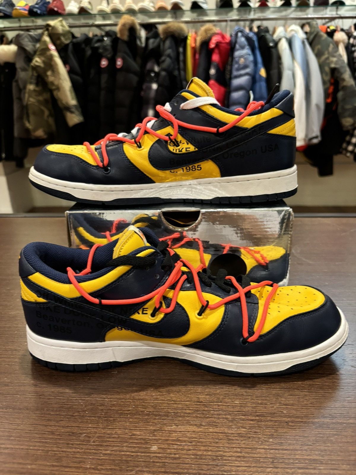 Nike × Off-White Nike Dunk Low ‘Off-White’ ‘Michigan’ Size US 10.5 / EU 43-44 - 4 Thumbnail