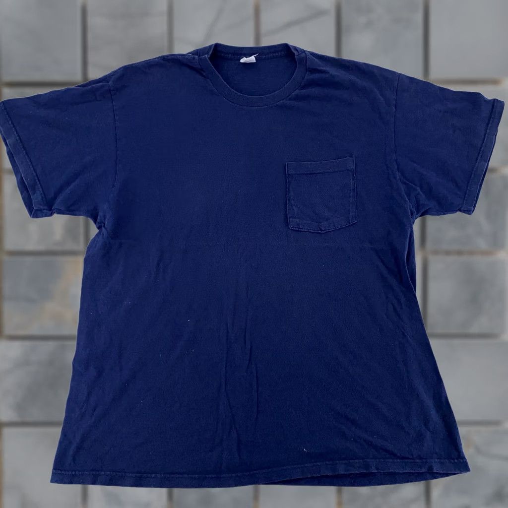 Fruit Of The Loom VINTAGE Fruit of the Loom Shirt Large Navy Blue Pocket Classic Crewneck Heavyweight Size US L / EU 52-54 / 3 - 1 Thumbnail