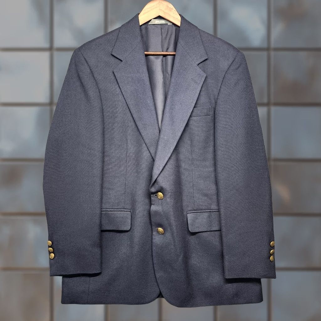 Haggar VINTAGE Haggar Blazer Mens 40 R Navy Blue Gold Button Gentlemans Fit Sport Coat USA Mens Size 40R - 1 Thumbnail
