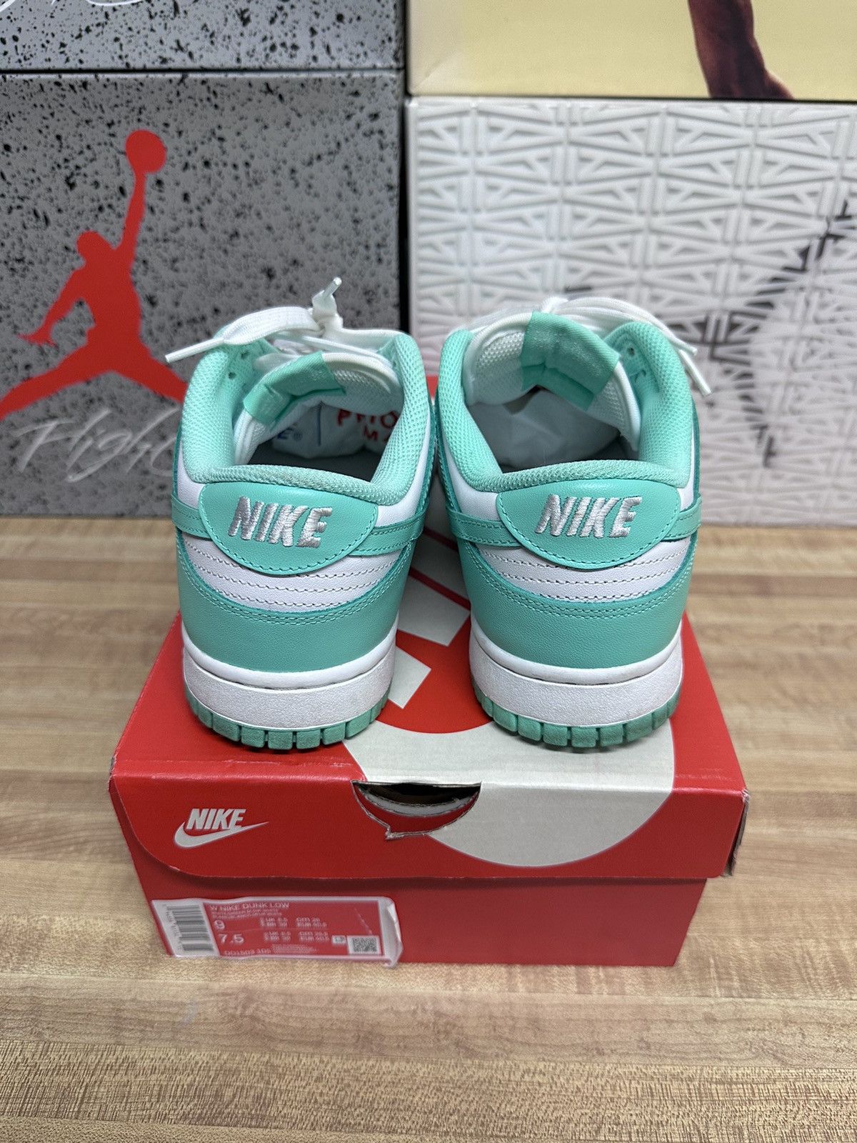 Nike Nike Wmns Dunk Low Green Glow Size US 7.5 / EU 40-41 - 3 Thumbnail