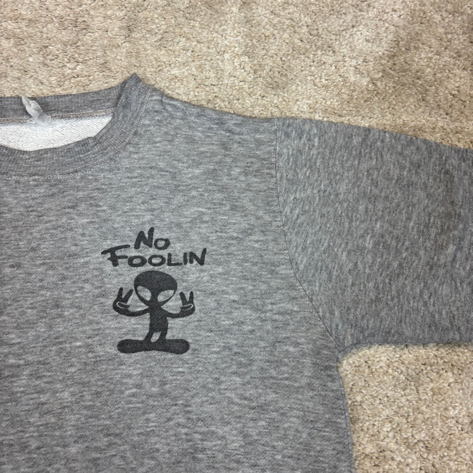 Vintage Vintage 90s Alien No Foolin Sweatshirt Men's Medium Size US M / EU 48-50 / 2 - 3 Thumbnail