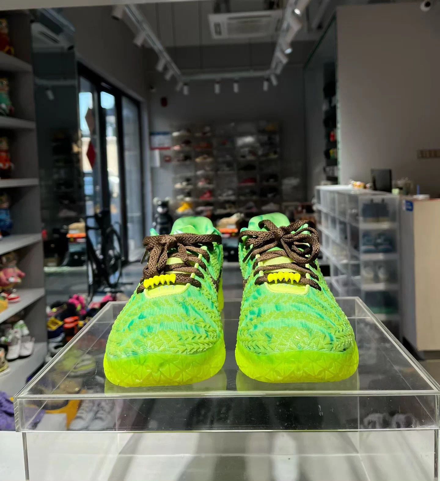 Nike Morant 3 Halloween PE 42 EU 9.9/10 DS Indoor 650 Size US 9 / EU 42 - 1 Thumbnail