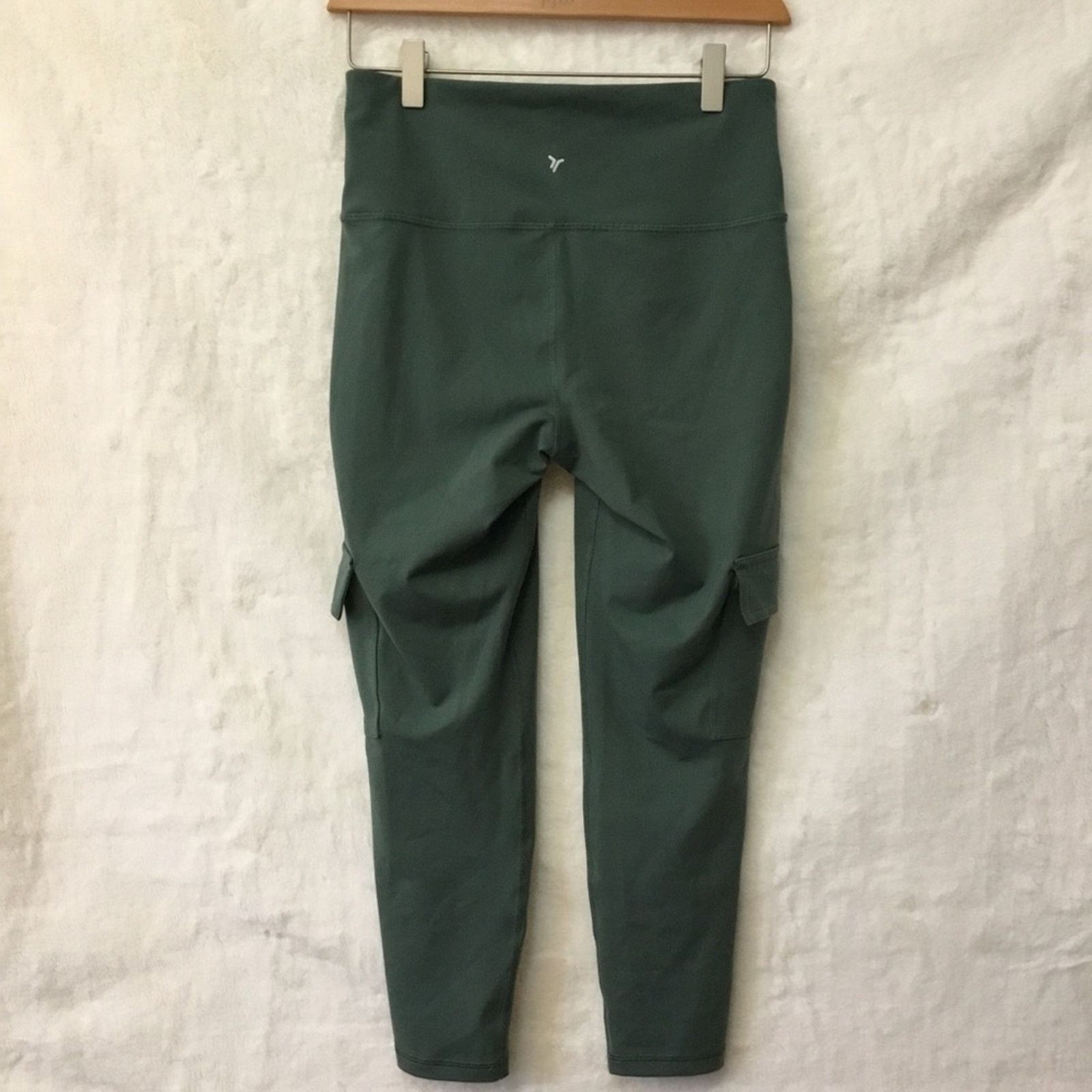 Old Navy Old Navy Green Active High-Rise Go-Dry Leggings Size 28" / US 6 / IT 42 - 9 Thumbnail