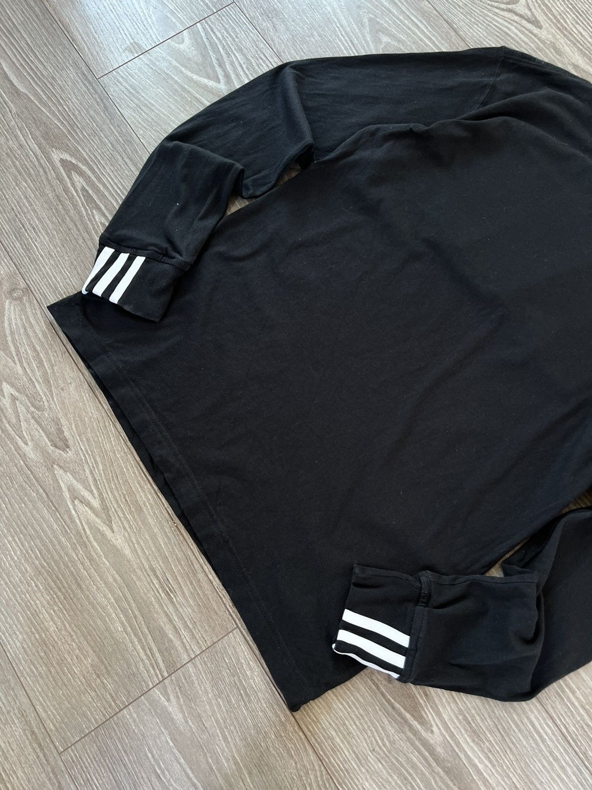 Adidas ‼️Adidas Central Big Logo Back Three Stripes Long Sleeve Tee‼️ Size US S / EU 44-46 / 1 - 6 Thumbnail