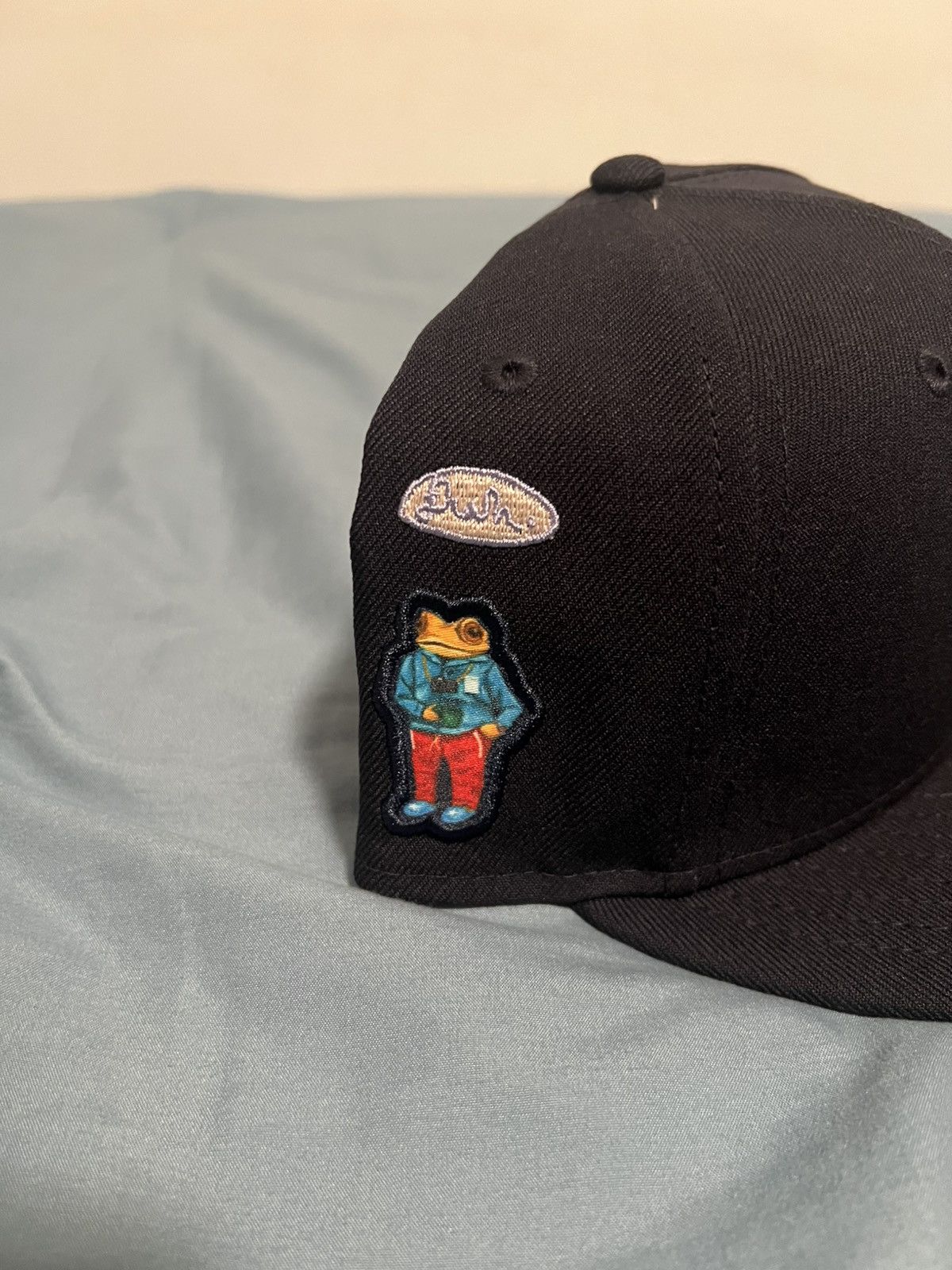 New Era Bad Bunny New York Yankees FRSH Fitted Hat Navy Size 7 3/4 Size ONE SIZE - 3 Thumbnail