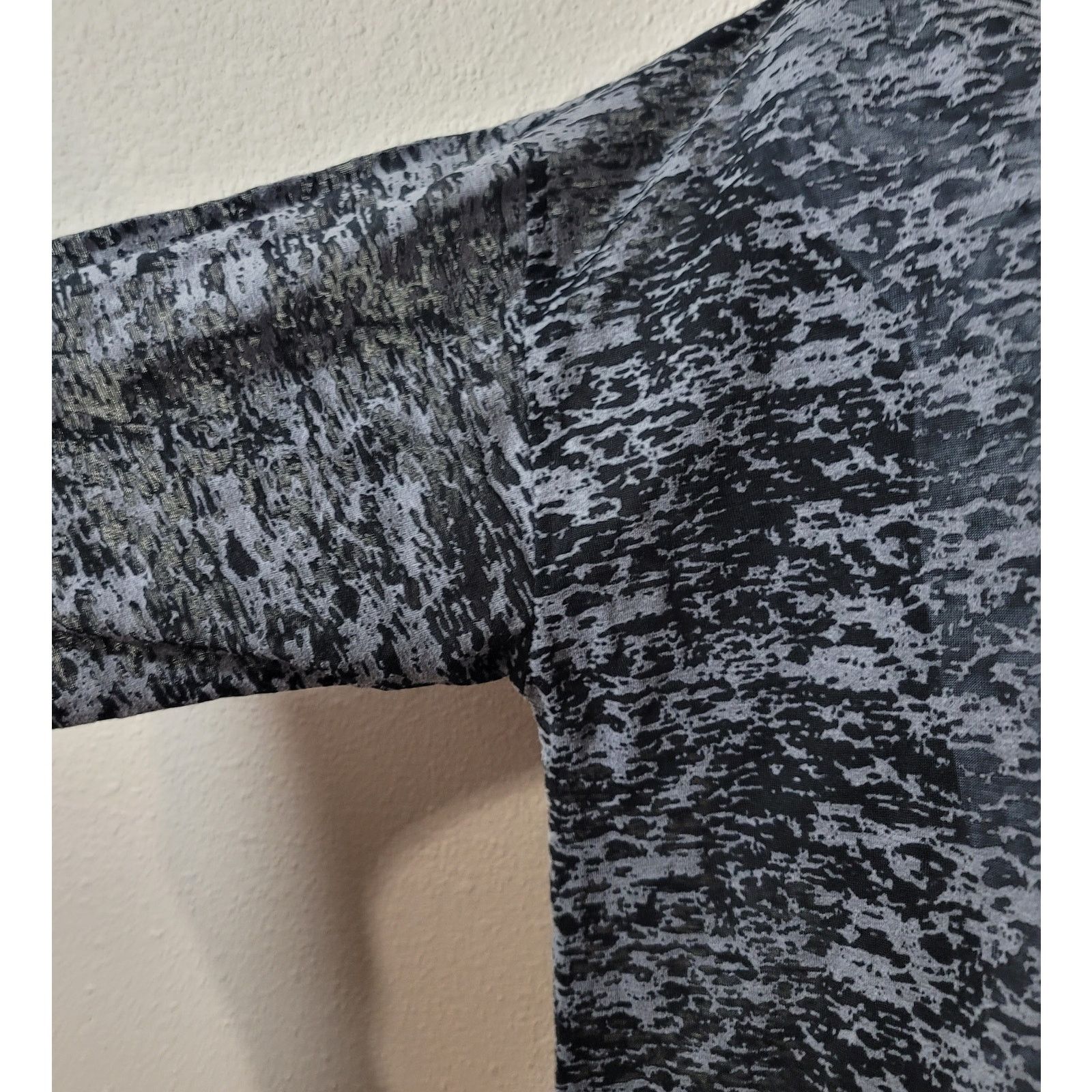 Other FullBeauty Black Burnout Round Neck Top 14 16 Lightweight Size XL / US 12-14 / IT 48-50 - 2 Thumbnail