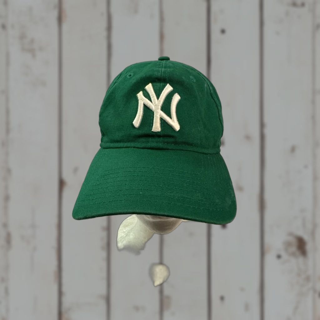 New Era VINTAGE New Era NY Yankees Hat 9Twenty Green OH Museum StrapBack ALD Cap Baseball Mens One Size Green Art Captain/Theme? Size ONE SIZE - 1 Thumbnail