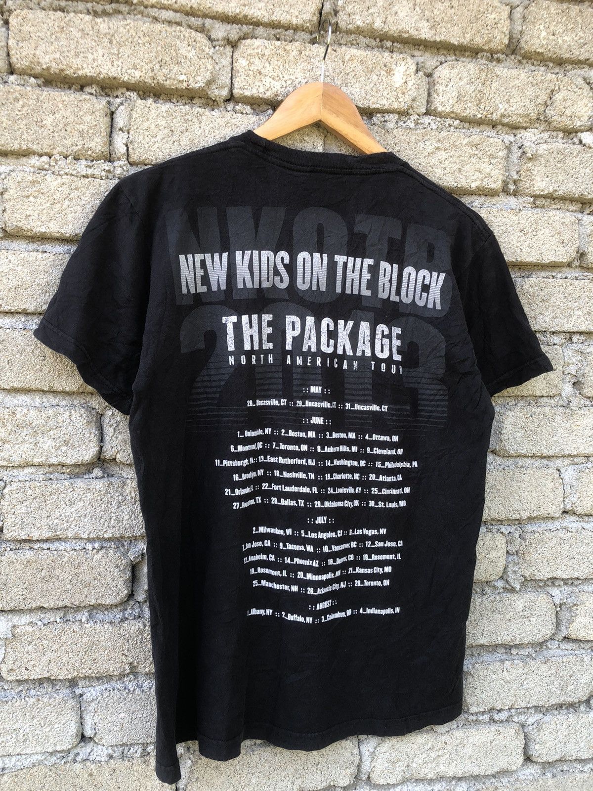 Band Tees × Nirvana × Vintage Vintage Y2K New Kids On The Block North American Tour Tee Size US L / EU 52-54 / 3 - 10 Thumbnail
