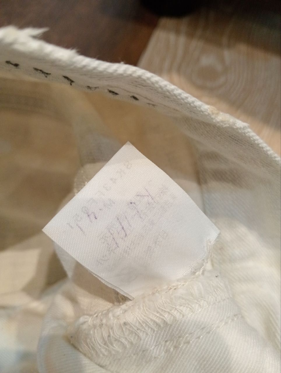 Issey Miyake SUNAOKUWAHARA BY ISSEY MIYAKE DISTRESSED BUTTON JEANS Size US 32 / EU 48 - 10 Thumbnail