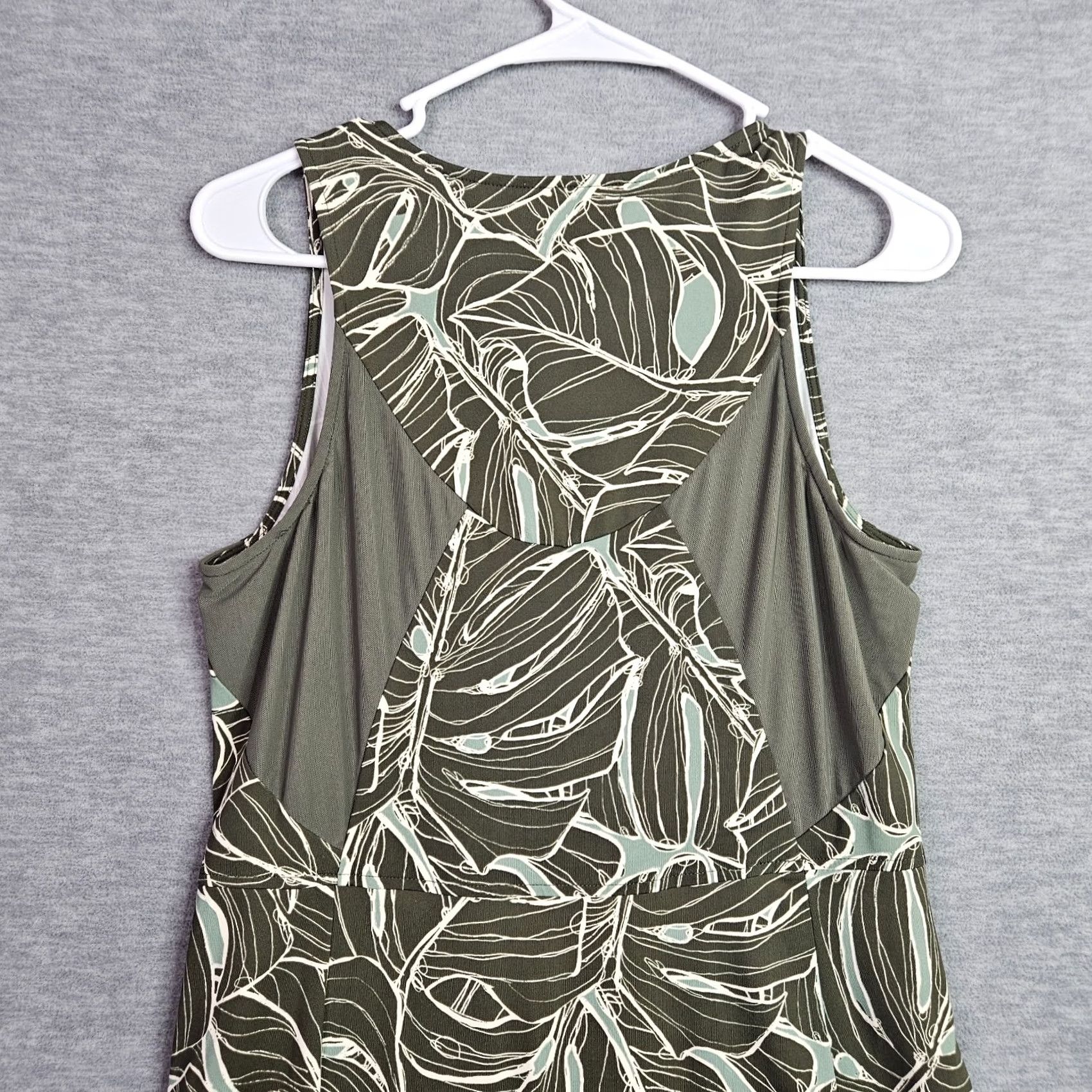 Vintage Title Nine Women’s Medium Olive Green Leaf Print Sleeveless V Neck Dress Size M / US 6-8 / IT 42-44 - 7 Thumbnail