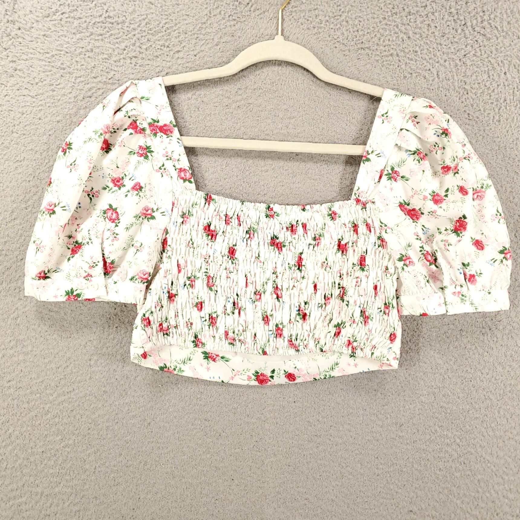 Lulus Lulus Crop Top Womens Small White Red Roses Puff Sleeve Smocked Cute Factor Size S / US 4 / IT 40 - 7 Thumbnail