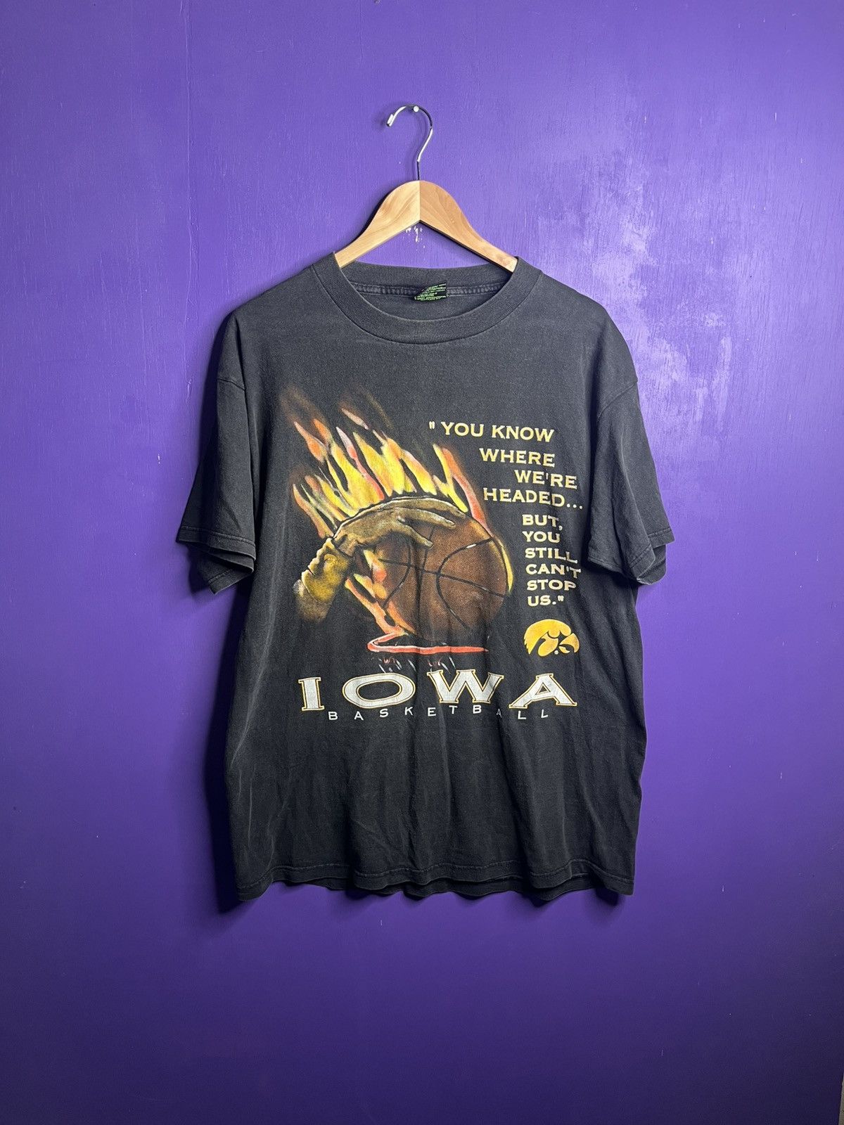Vintage Vintage 90s Iowa Hawkeyes flaming basketball t-shirt Size US XL / EU 56 / 4 - 1 Thumbnail