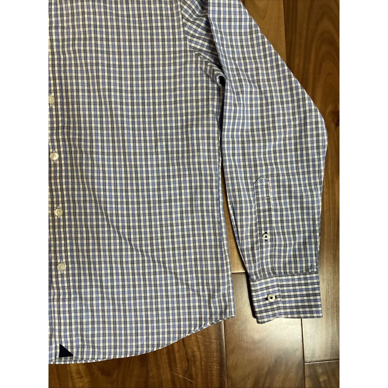 UNTUCKit UNTUCKit Shirt Mens Medium REGULAR Fit Wrinkle Free Button Size US M / EU 48-50 / 2 - 9 Thumbnail
