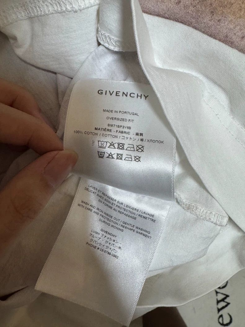 Other Givenchy Oil Barrel Series White T S size Size US S / EU 44-46 / 1 - 6 Thumbnail