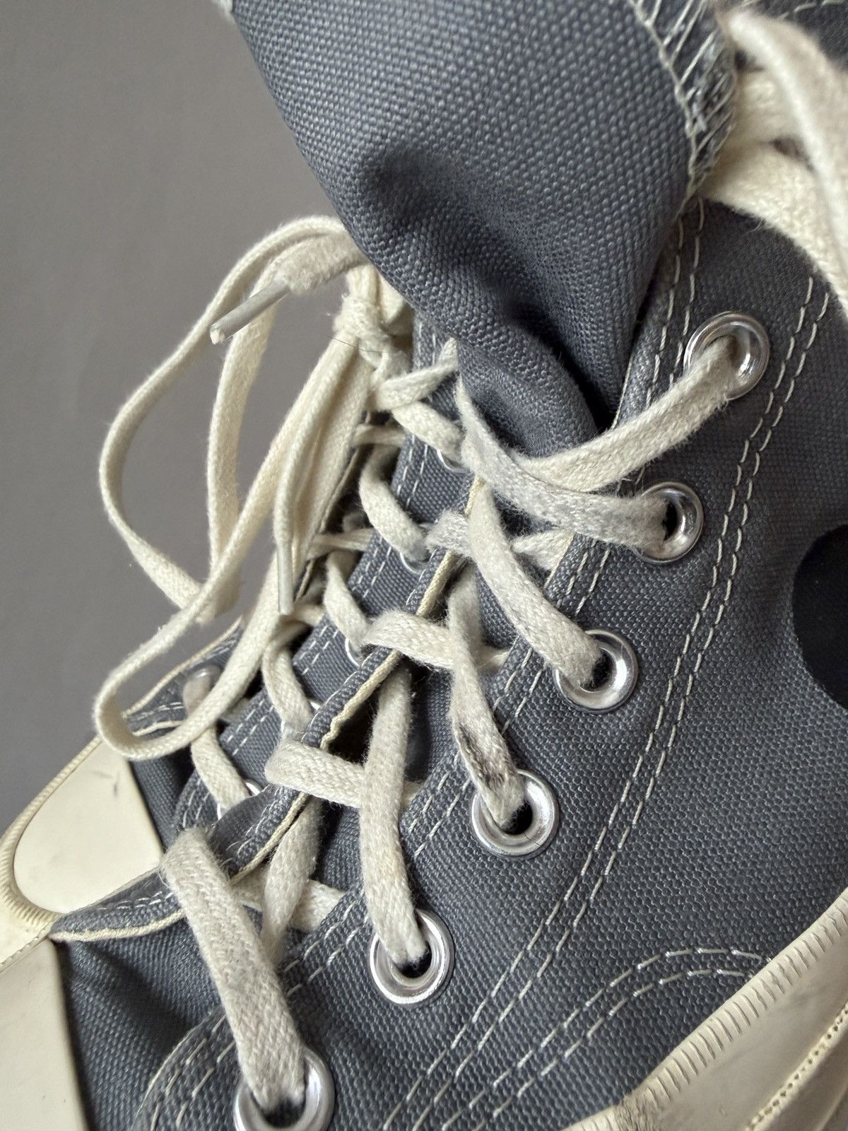Comme des Garcons PLAY × Converse Comme Des Garcons Play x Converse Gray Hi-top Sneakers Size US 7 / IT 37 - 11 Thumbnail