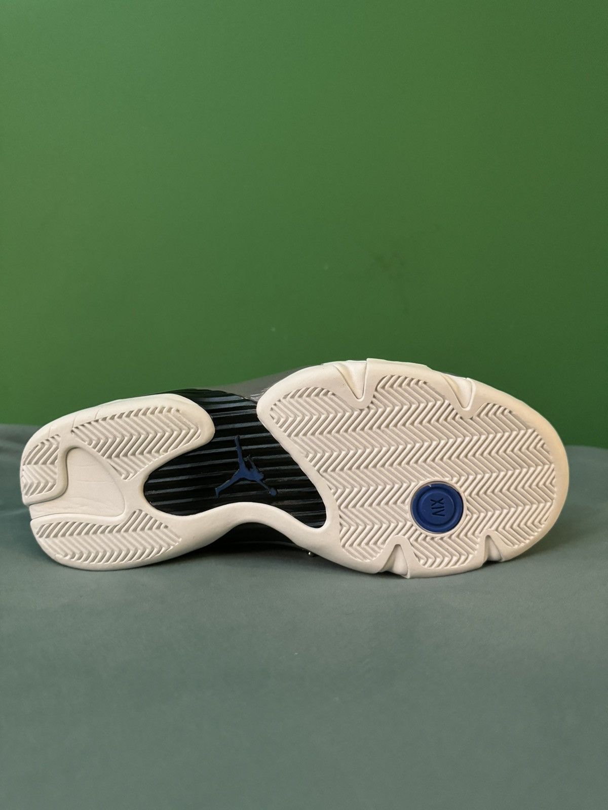 Jordan Brand Nike Air Jordan 14 Wolf Grey 2014 Size US 9.5 / EU 42-43 - 6 Thumbnail