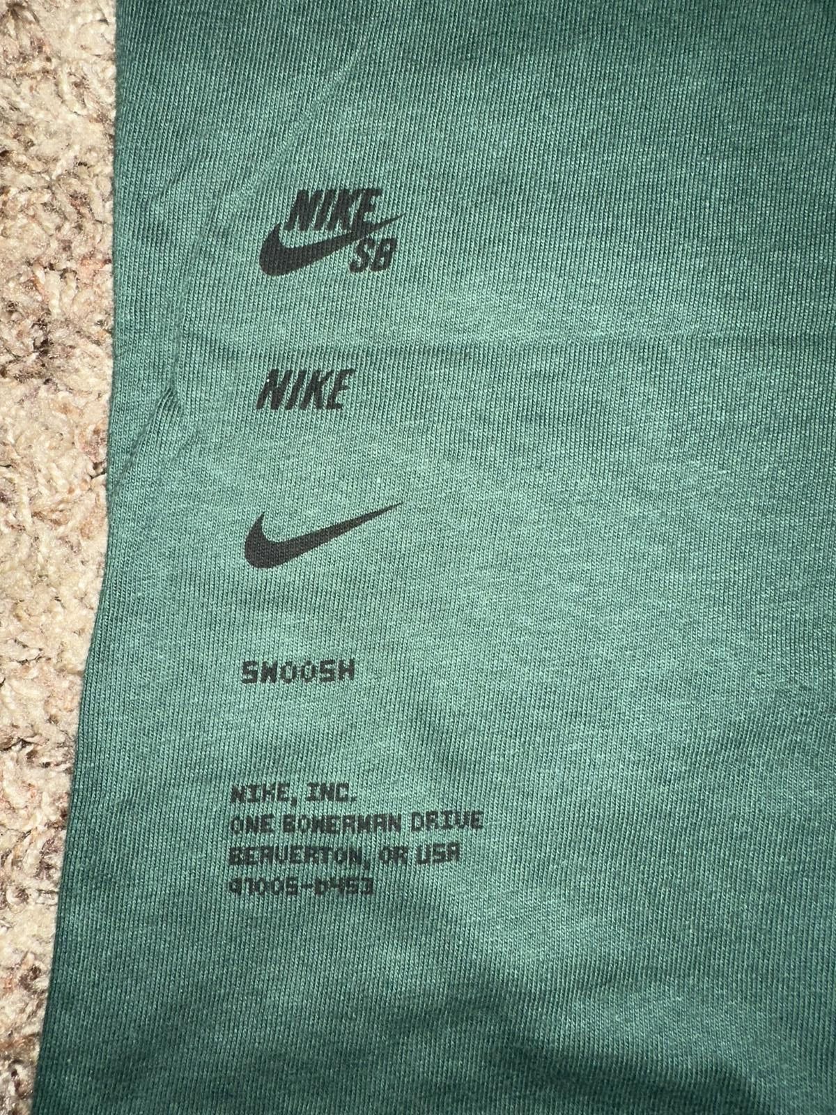 Nike Nike SB Men’s Skateboarding Amplify Logo FA/HO 2009 Green T-Shirt Size US M / EU 48-50 / 2 - 9 Thumbnail