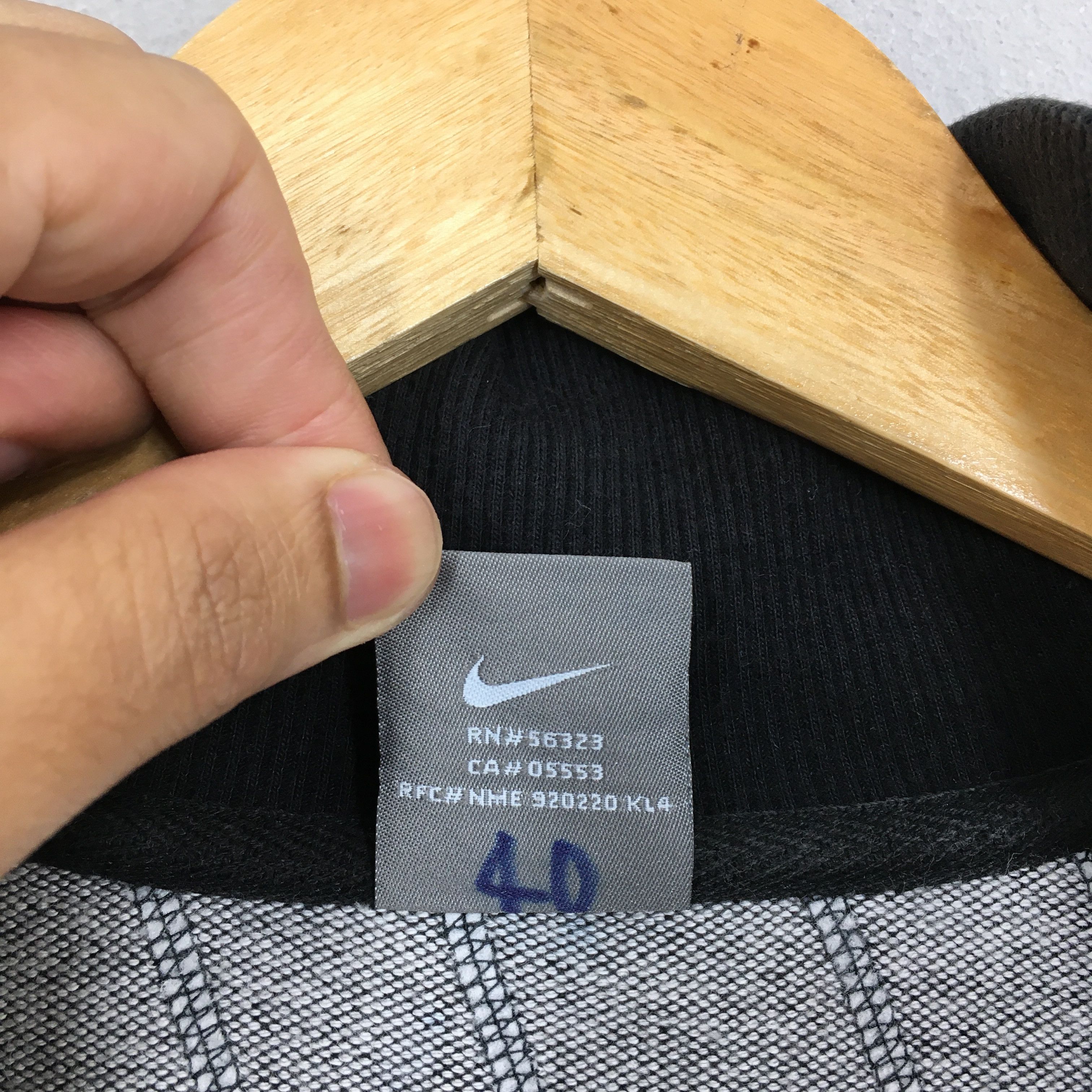 Nike Vintage Y2K Nike Swoosh Zipper Sweater Large Size US L / EU 52-54 / 3 - 5 Thumbnail