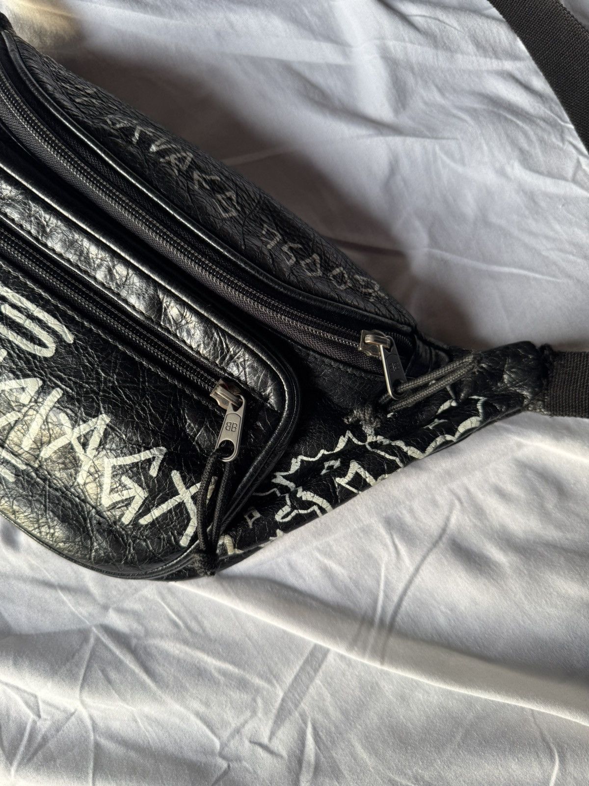 Balenciaga Balenciaga Black Graffiti Explorer Belt Bag Size ONE SIZE - 8 Thumbnail
