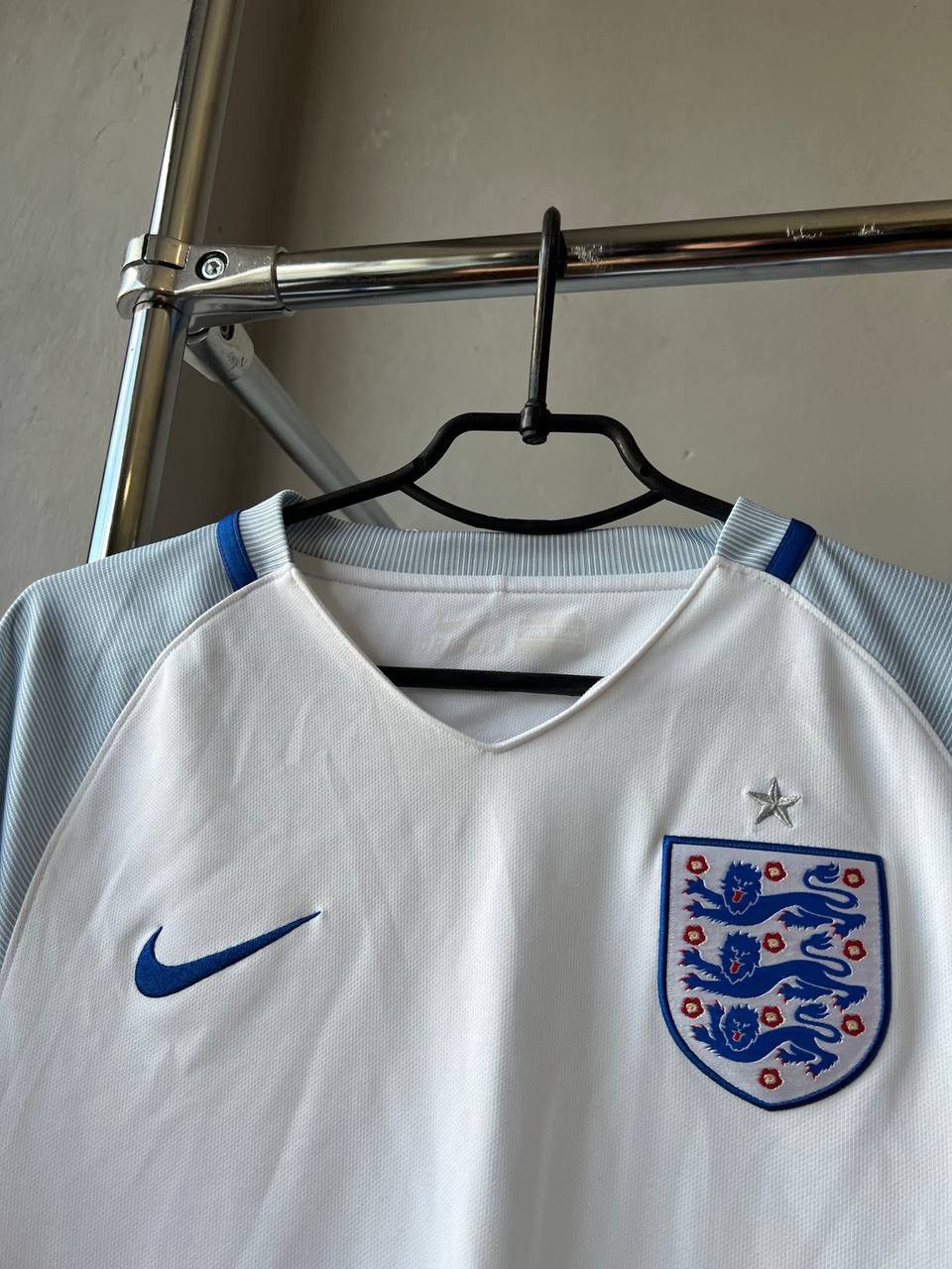 Nike 2016/17 ENGLAND TEAM HOME SOCCER JERSEY FOOTBALL SHIRT NIKE Size US M / EU 48-50 / 2 - 5 Thumbnail