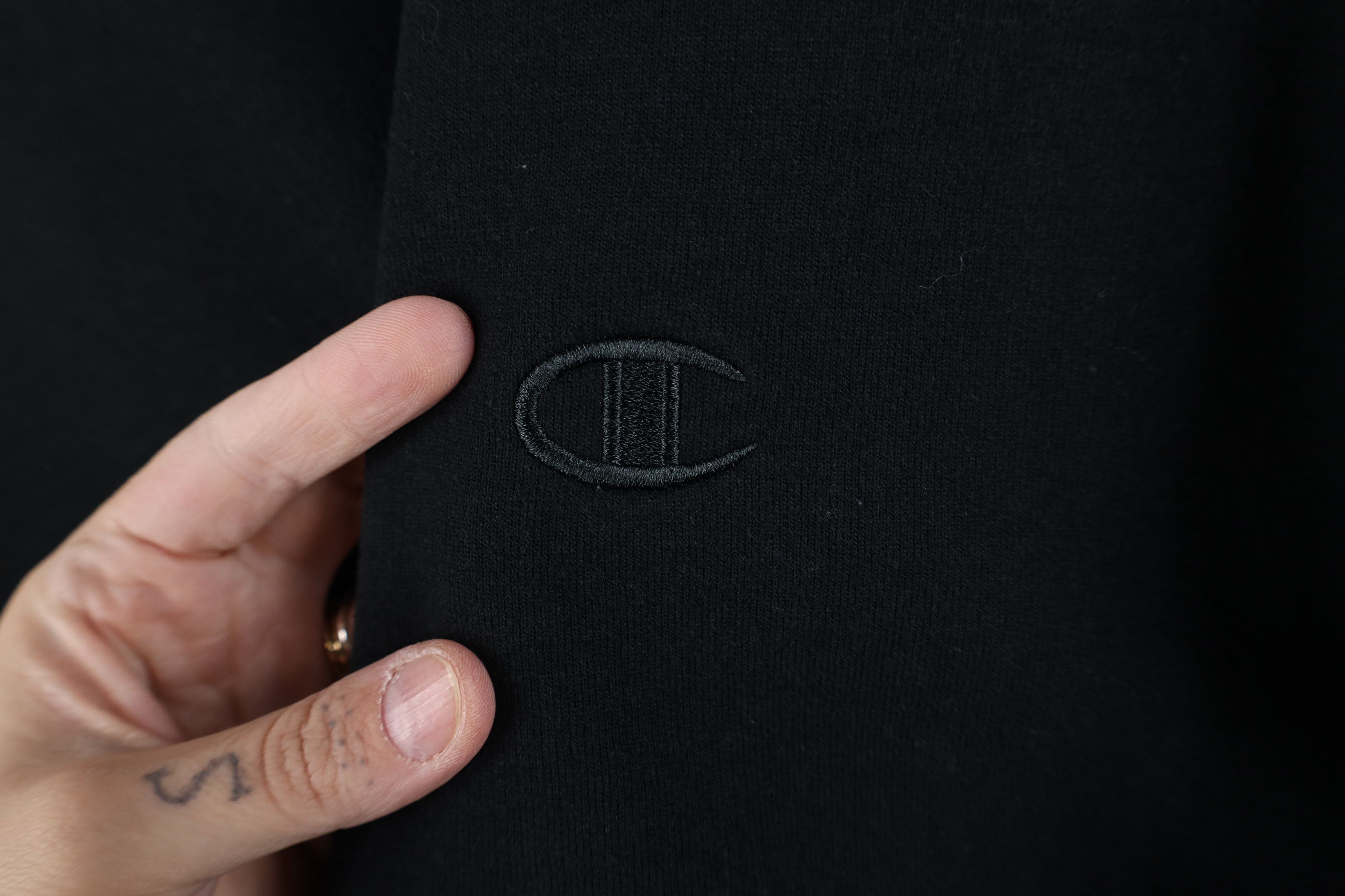 Champion Vintage Champion Monochrome Triple Black Crewneck Sweatshirt Size US L / EU 52-54 / 3 - 4 Thumbnail