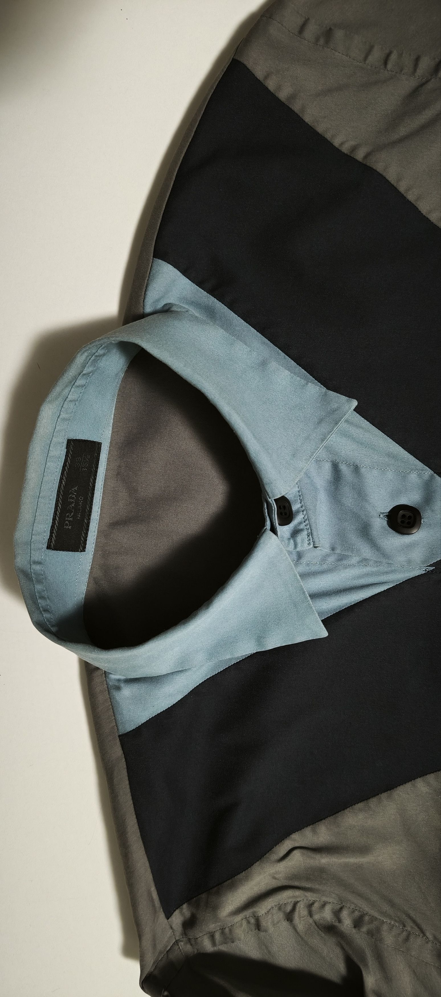 Prada FW2011 - Gray shirt with black and light blue details Size US M / EU 48-50 / 2 - 12 Thumbnail