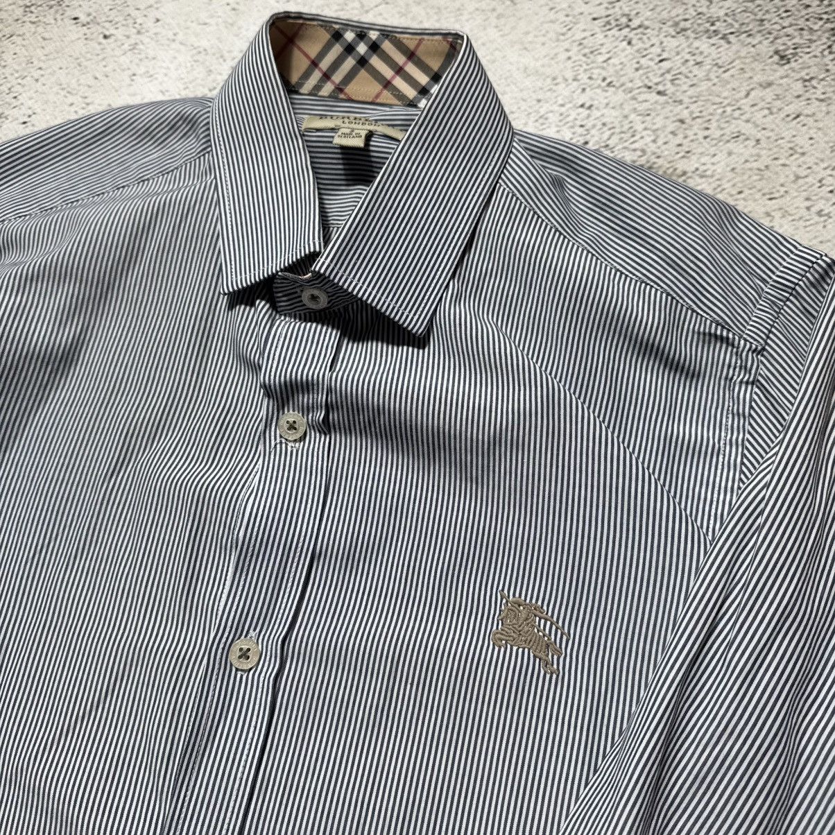 Burberry vintage burberry Signature plaid shirt with large logo. Size US M / EU 48-50 / 2 - 7 Thumbnail