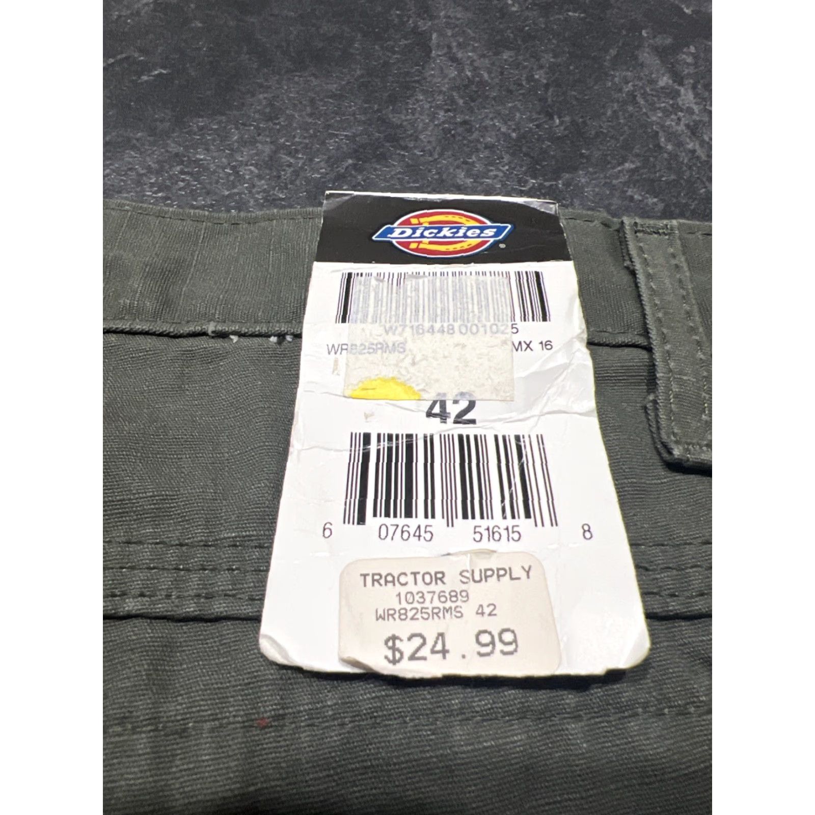 Dickies VINTAGE Dickies Mens Cargo Shorts 42 Green Carpenter Painter Utility Y2K Mens 42 Green Cargo Shorts Cotton Polyester Cotton Blend Ready to wear Size US 42 / EU 58 - 5 Thumbnail
