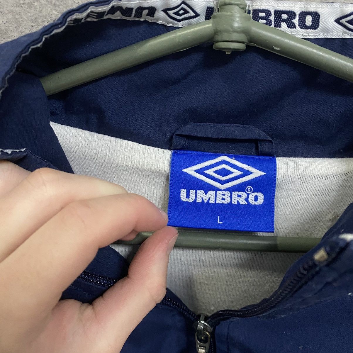 Umbro Vintage Umbro 90s Track Jacket Embroidered Logo Y2K Size US L / EU 52-54 / 3 - 12 Thumbnail