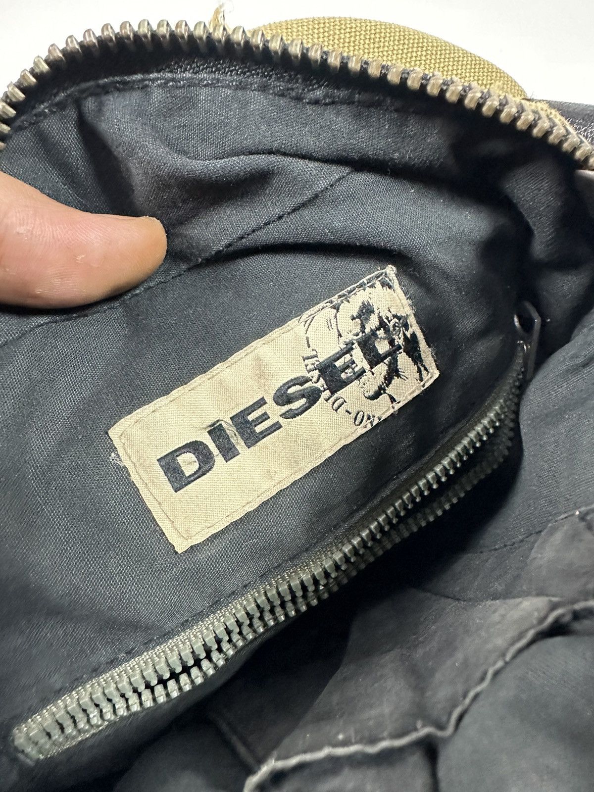 Diesel Vintage Diesel red Line Slevedge Distressed Crossbody Bag Size ONE SIZE - 17 Thumbnail