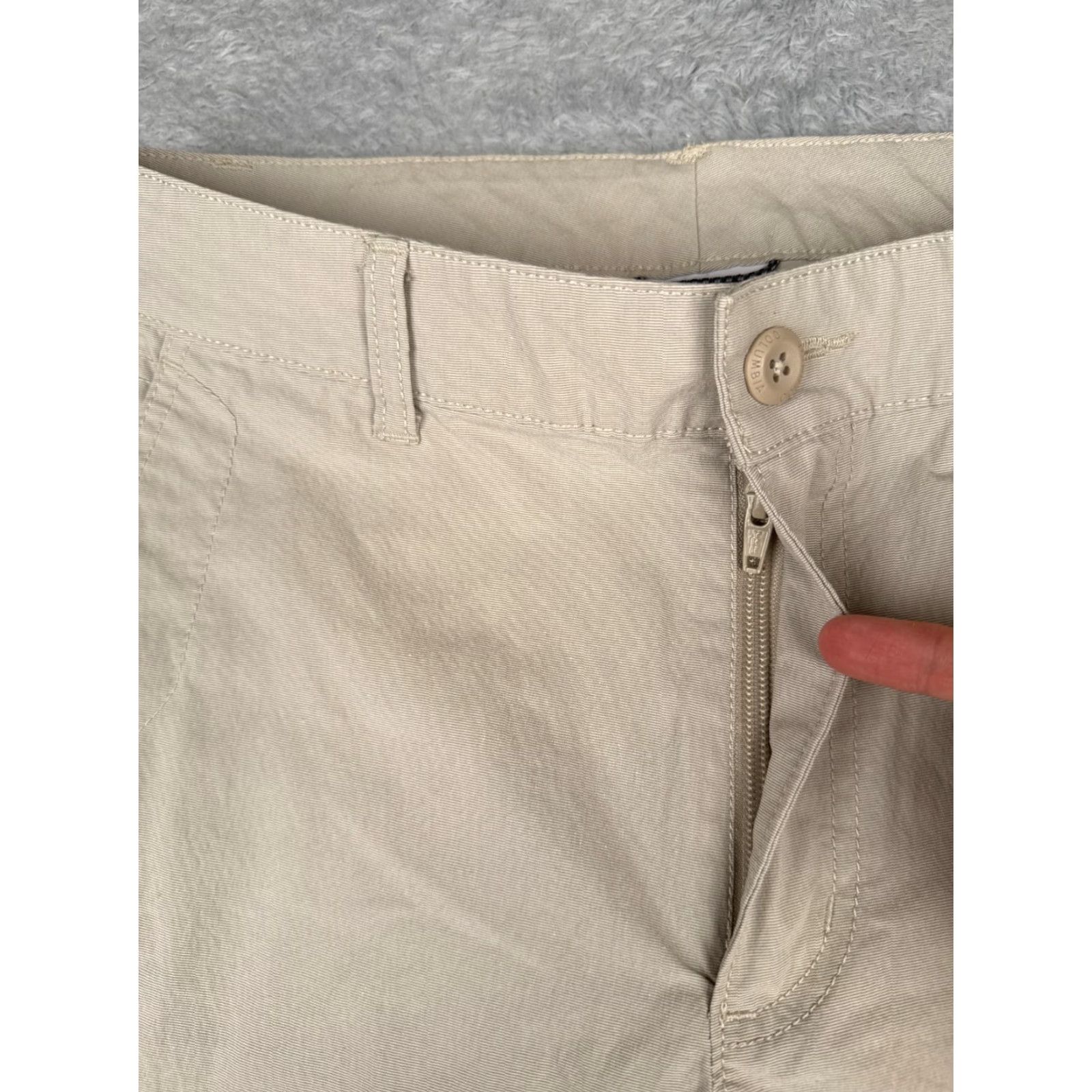 Vintage Columbia Shorts Men 30 Beige Chino Polyester Blend Stretch Active Fit Hike 30x10 | Mens Shorts | Casual Beige Polyester Blend Stretch | 30x10" Size US 30 / EU 46 - 6 Thumbnail