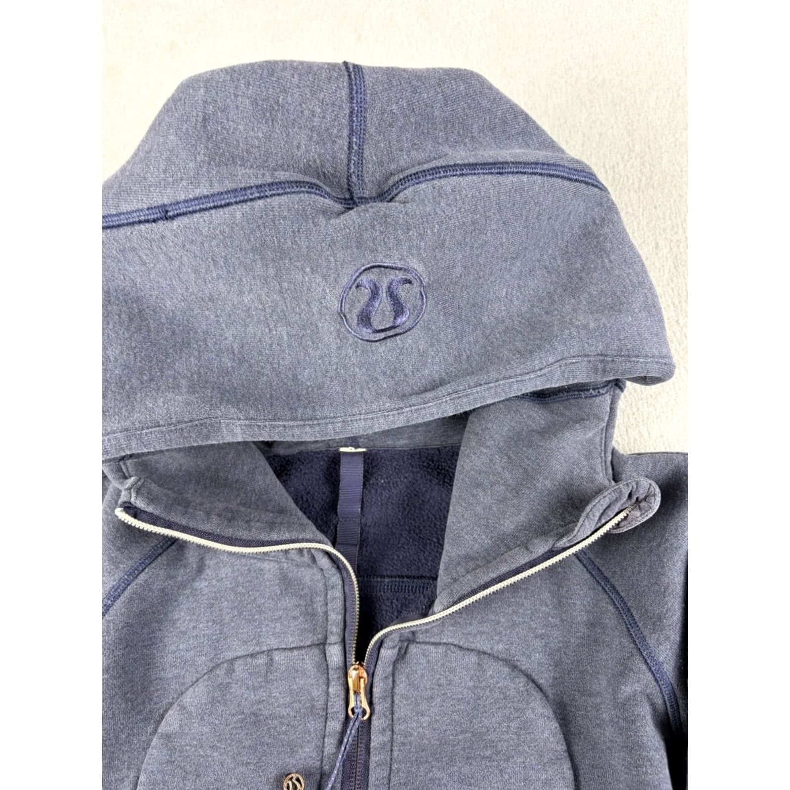 Lululemon Lululemon Scuba Hoodie Women L Blue Full Zip High Neck Logo Activewear Sweatshirt Size L / US 10 / IT 46 - 3 Thumbnail