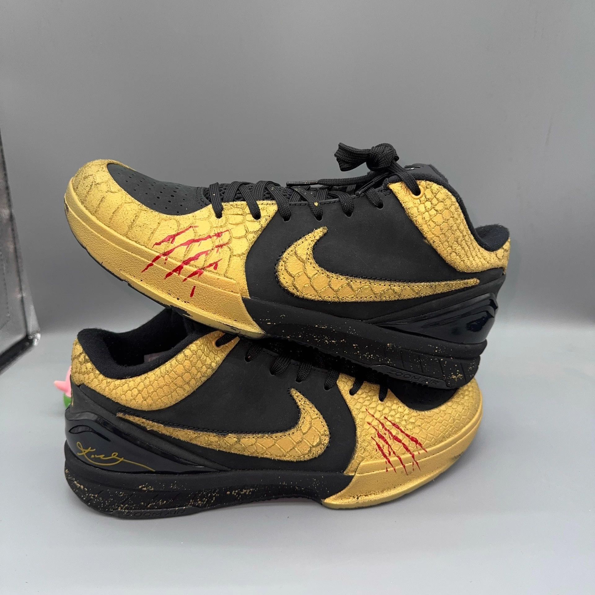 Nike Nike Zoom Kobe 4 Year of the Dragon Black Gold Red Size US 9 / EU 42 - 5 Thumbnail
