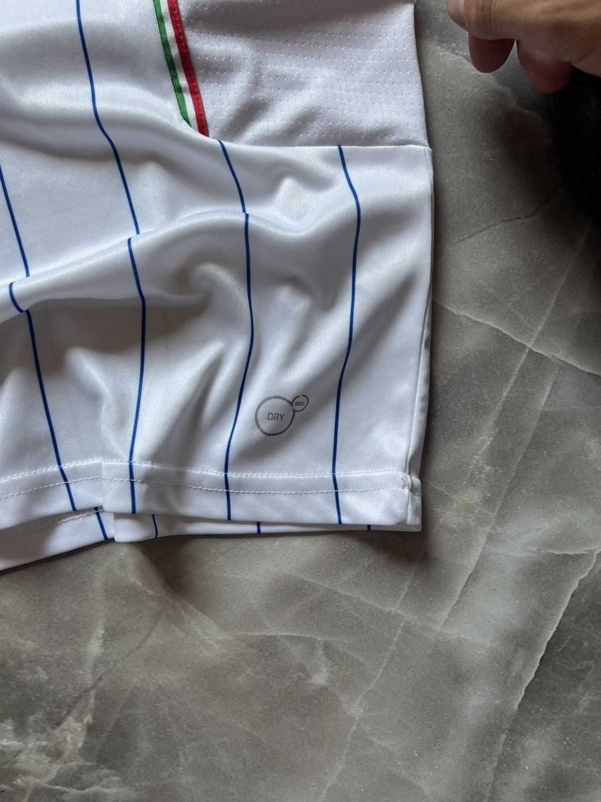Puma Vintage Puma Italia Y2k soccer jersey Size US S / EU 44-46 / 1 - 4 Thumbnail