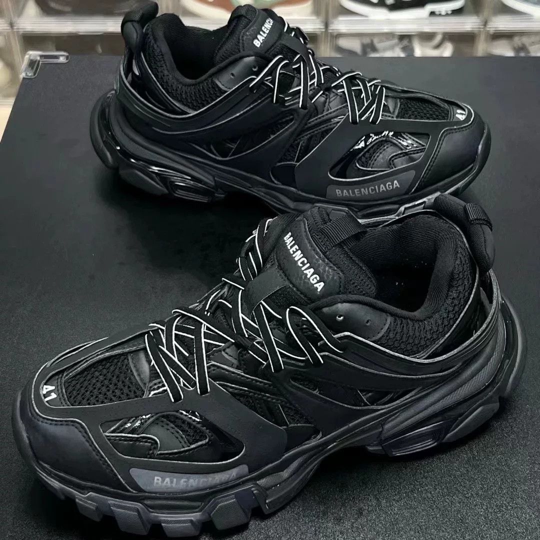 Balenciaga Balenciaga Black Designer Casual Size US S / EU 44-46 / 1 - 1 Thumbnail