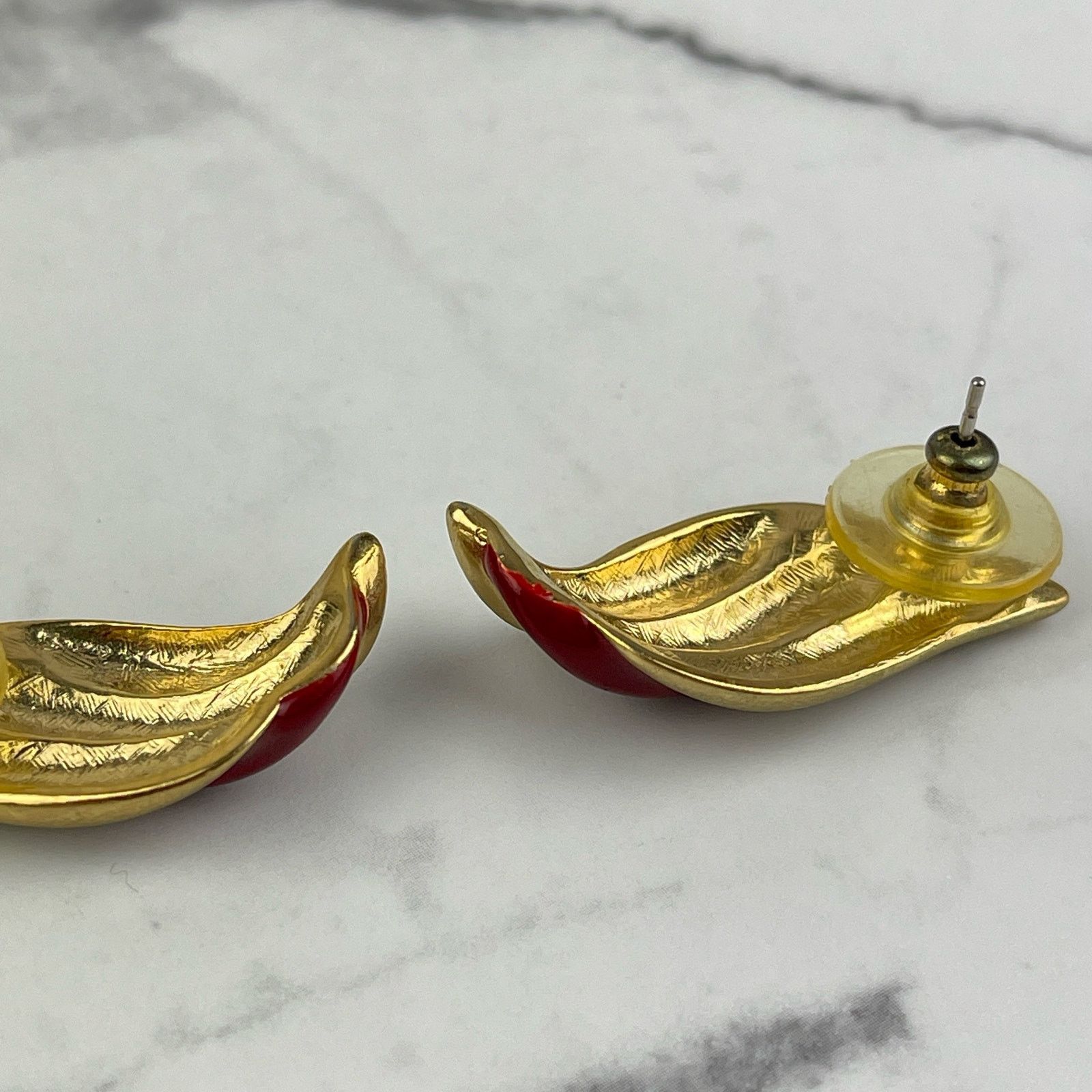 Vintage VTG 70’s 80’s Wavy Earrings Gold Red Enamel Retro Mob Wife Size ONE SIZE - 11 Thumbnail