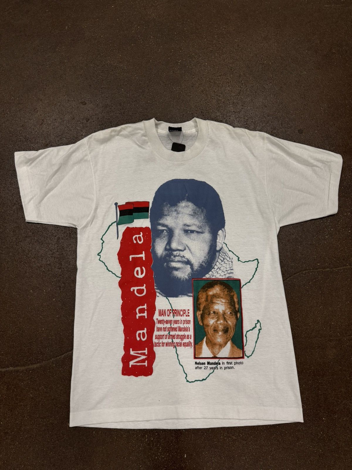 Vintage VINTAGE Nelson Mandela Shirt Adult M White 90s T-Shirt Mens Size US M / EU 48-50 / 2 - 1 Thumbnail