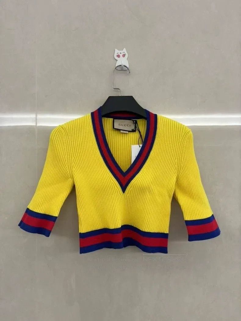 Other Gucci V-neck short short-sleeved sweater Size M / US 6-8 / IT 42-44 - 1 Thumbnail
