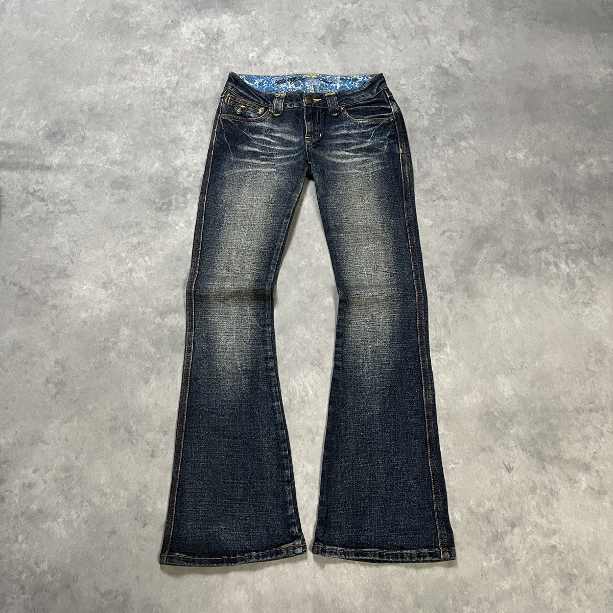 Japanese Brand 2000s Jeans Embroidered Back Pocket Flare Y2K Archive Wash Size US 27 - 1 Thumbnail