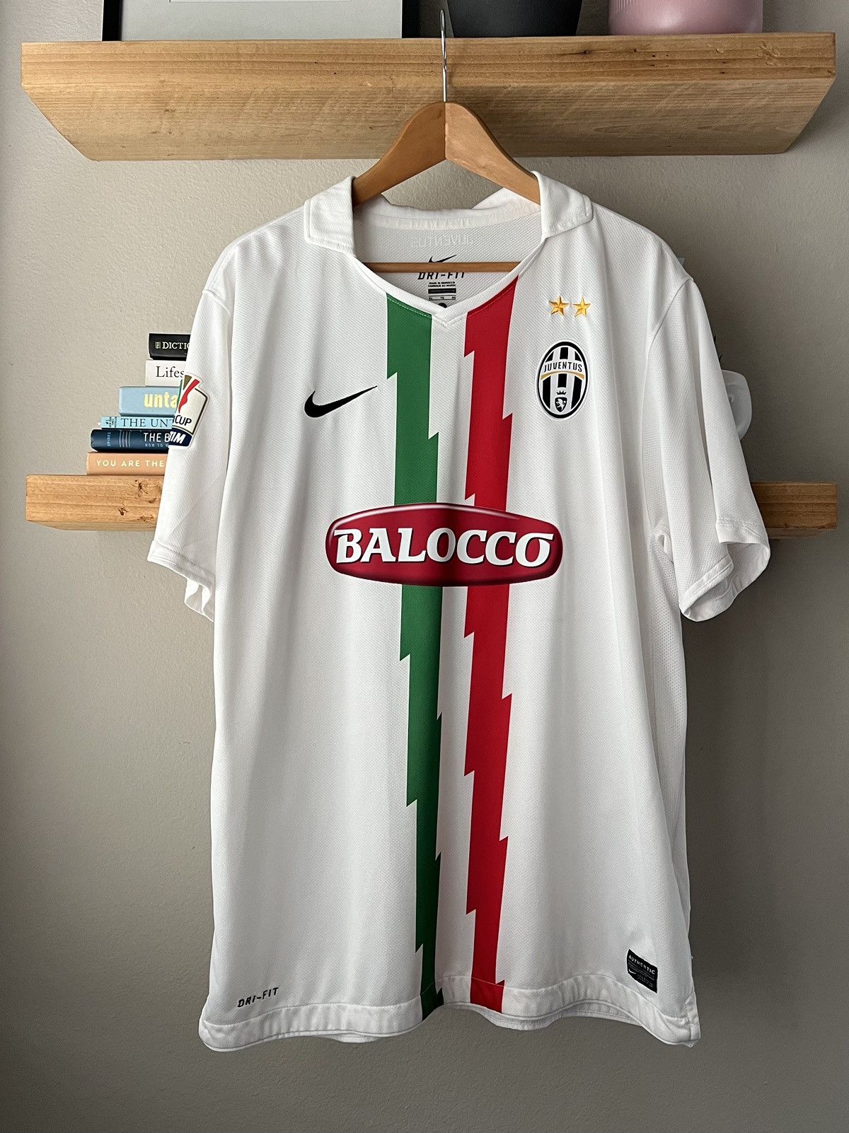 Image of Nike Soccer Jersey Vintage Juventus Size XL in White, Men's