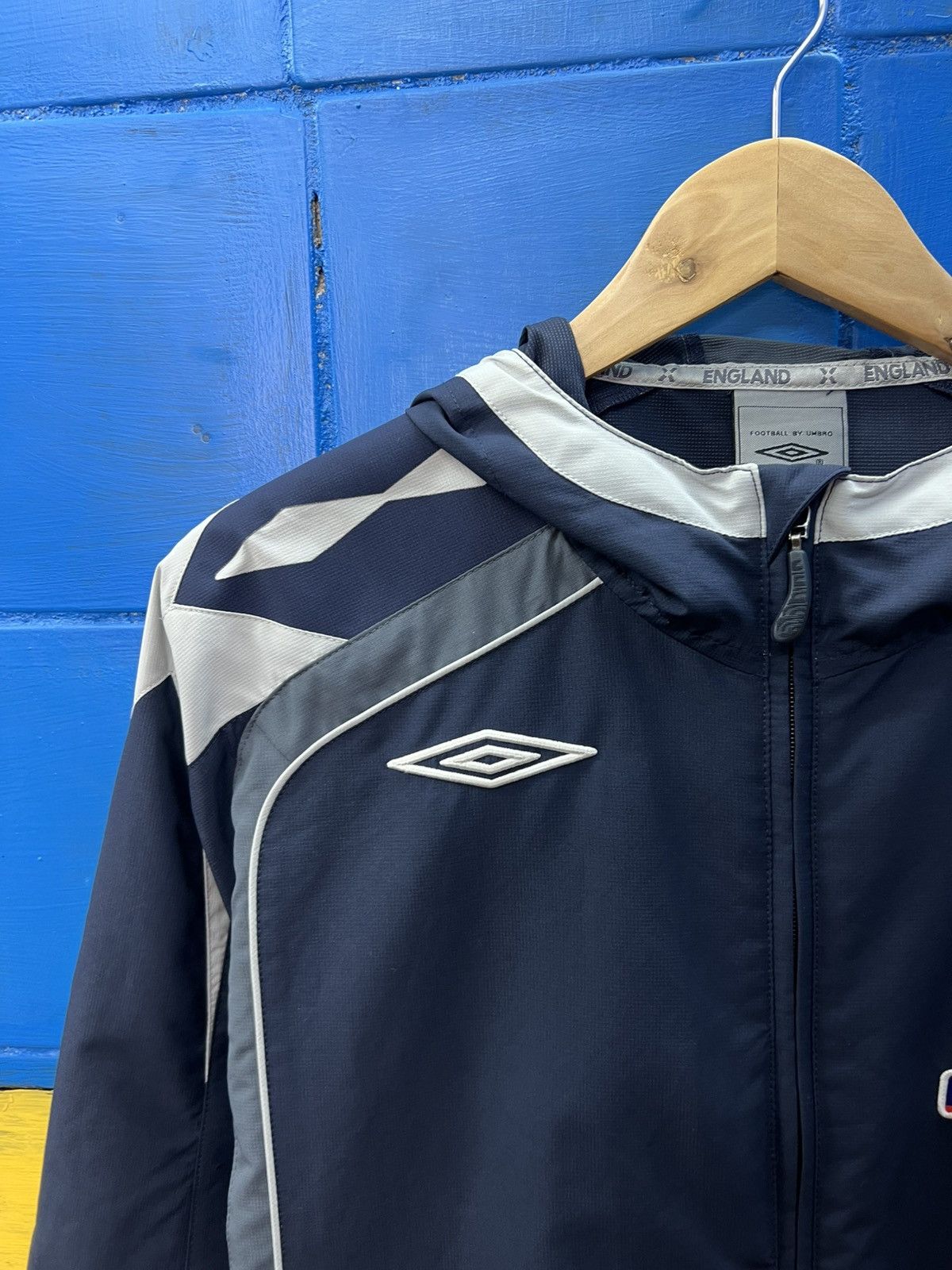 Umbro × Vintage OOs Vintage Umbro England Nylon Jacket Size US L / EU 52-54 / 3 - 3 Thumbnail