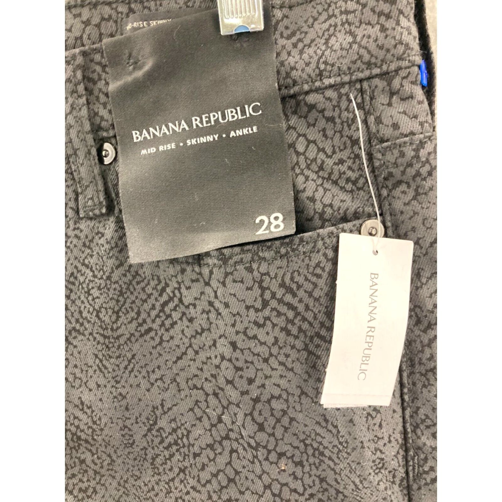 Banana Republic Banana Republic Jeans Womens 28 Mid Rise Skinny Black NWT Faux Snake Skin Jeans Size 28" / US 6 / IT 42 - 7 Thumbnail