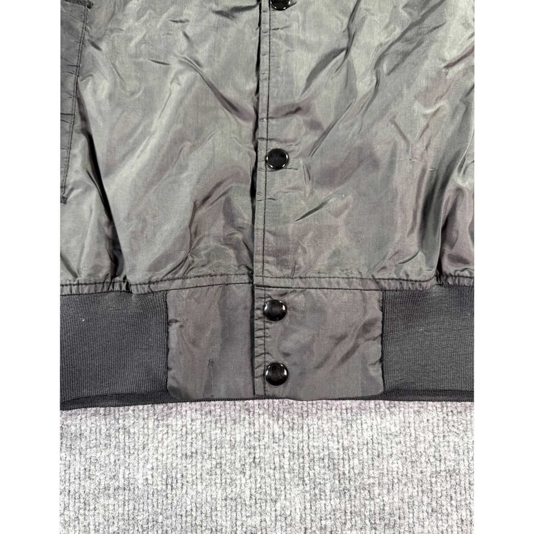 Chalk Line Vintage Chalk Line Bomber Jacket Mens Large Black Justin Back Graphic USA 90s Size US L / EU 52-54 / 3 - 3 Thumbnail